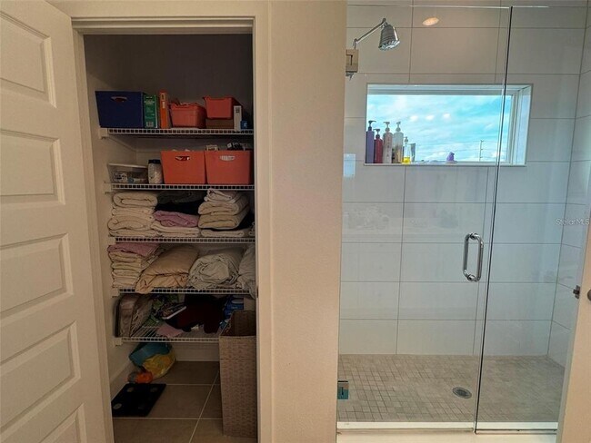 Building Photo - 14931 Lebeau Lp