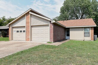 Building Photo - PEPERPORT.3902-3904