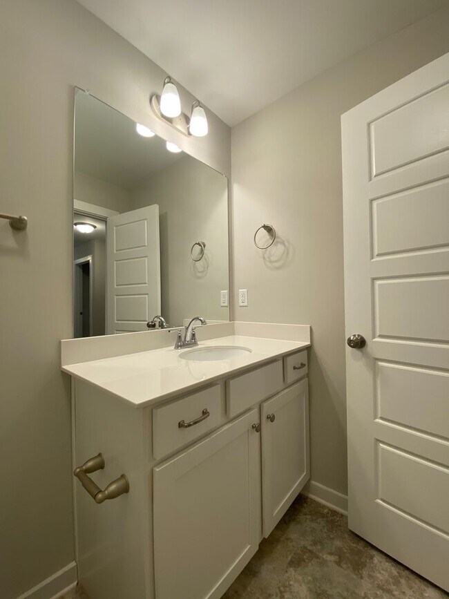 Building Photo - 4 Bedroom Home for Rent in Pinson, AL! Available NOW!