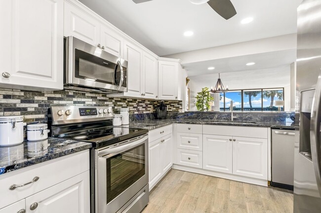 Building Photo - Oceanview 2 BR 2 BA in Vero Beach Turnkey Monthly Rental