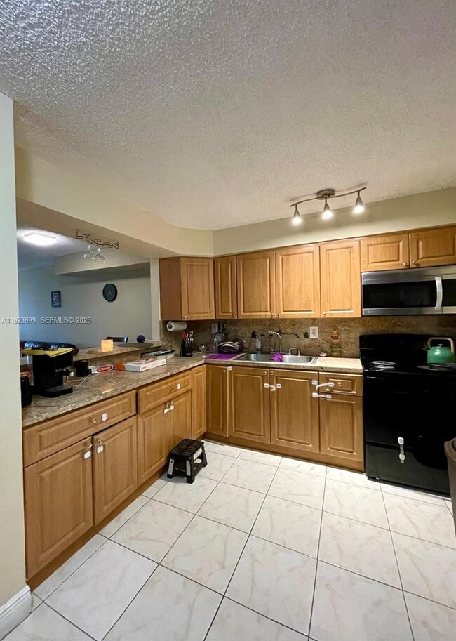 Building Photo - 20102 SW 123rd Dr