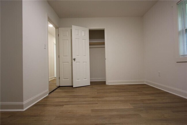 Building Photo - 3533 Larkspur Terrace