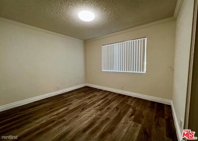 Building Photo - 5 br, 3 bath House - 13766 Paddock St