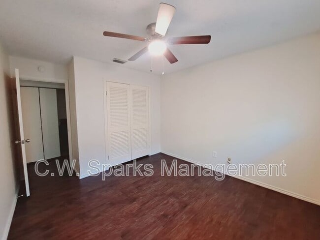 Building Photo - 4106 Cedar Creek Dr
