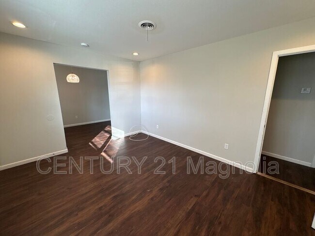 Building Photo - 2401 Boykin Rd