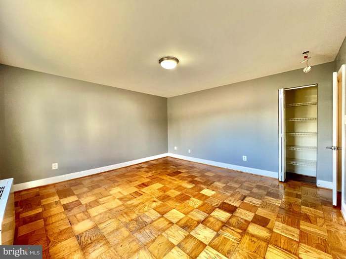 Building Photo - 1009 Chillum Rd