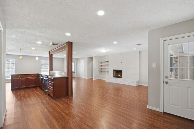 Building Photo - 25302 Friar Lake Ln