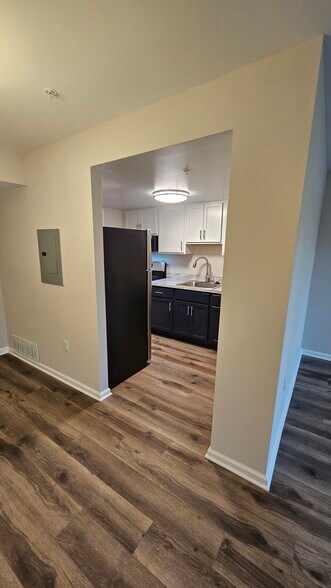 Building Photo - 7266 Donnell Pl