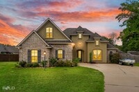 Building Photo - 4 BEDROOM 3 BATH DOGWOOD