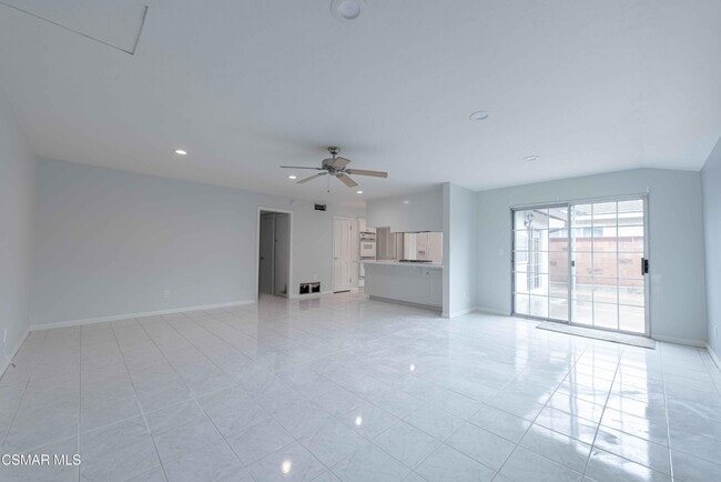 Building Photo - 5848 Lake Lindero Dr