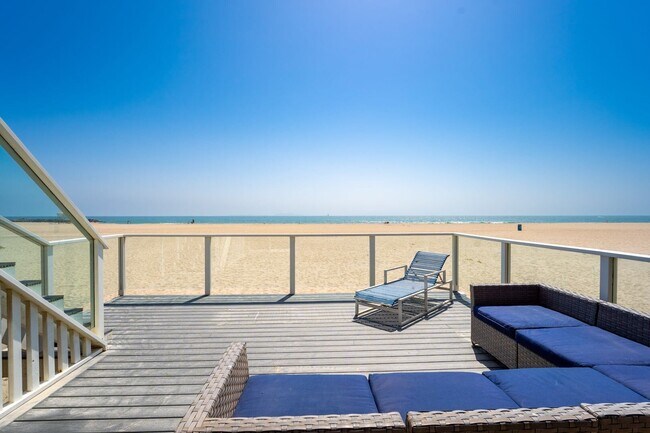 Building Photo - 5 Bedroom + 4 Bathroom Home  | Ocean Opulence | Furnished Monthly Rental