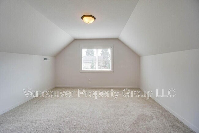 Building Photo - 15103 NE 98th Cir