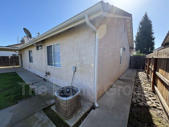 Building Photo - 4300 E Feemster Ave