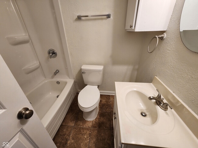 Building Photo - 4301 Cottage Ave