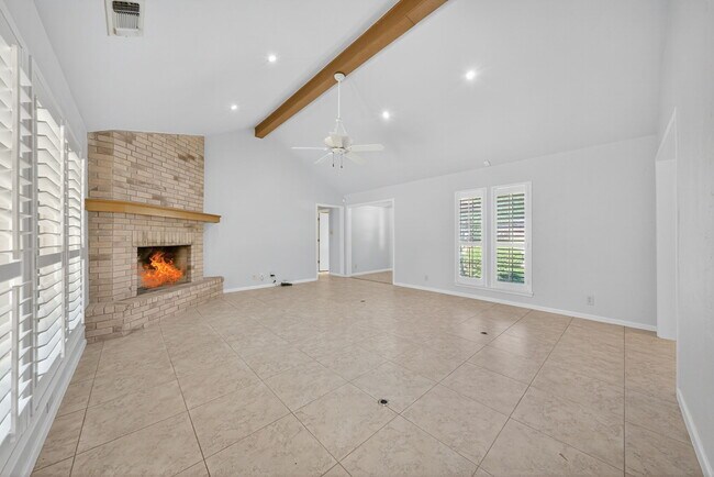 Building Photo - 2318 Park Cir