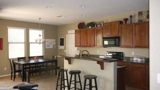 Building Photo - 3643 E Bridgeport Pkwy