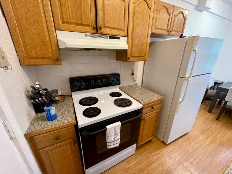 Building Photo - 141 Englewood Ave