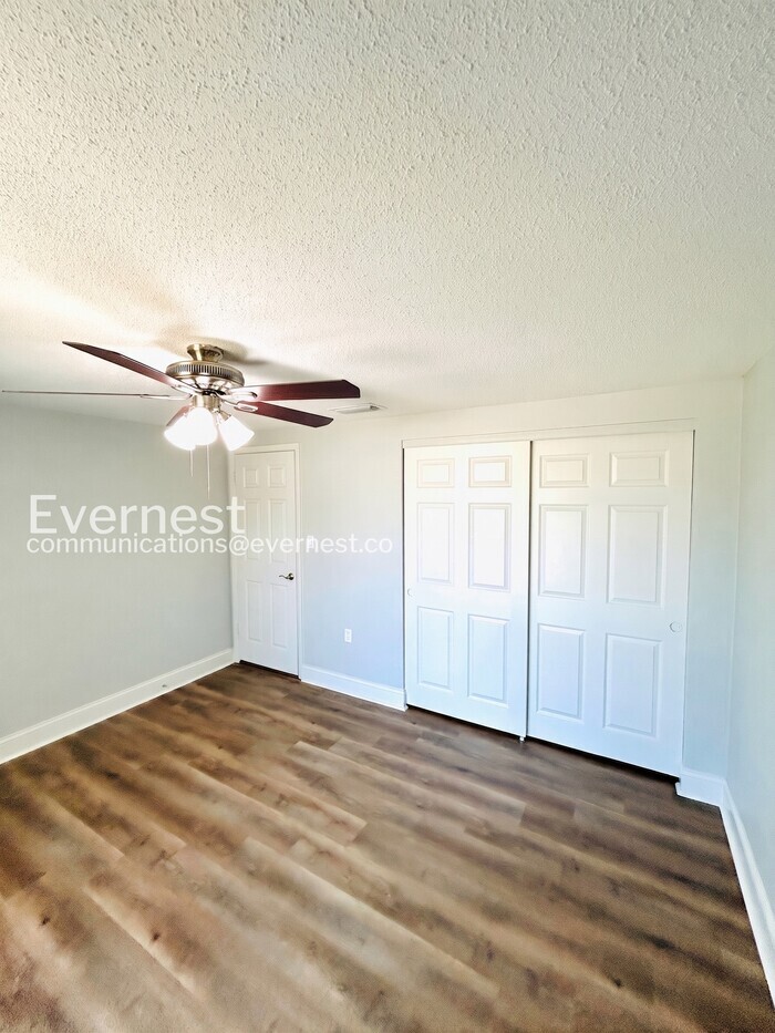 Building Photo - 1649 Dartmouth Dr