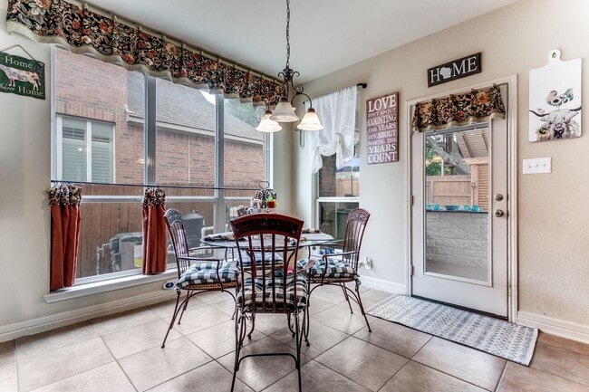 Building Photo - GORGEOUS HOME IN BELTERRA WITH SPARKLING POOL & SERVICE INCLUDED