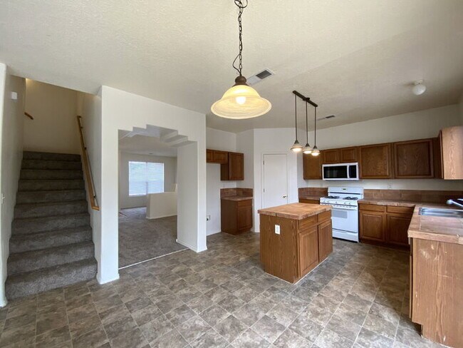 Building Photo - 2 STORY SW STYLE HOME W/LOFT