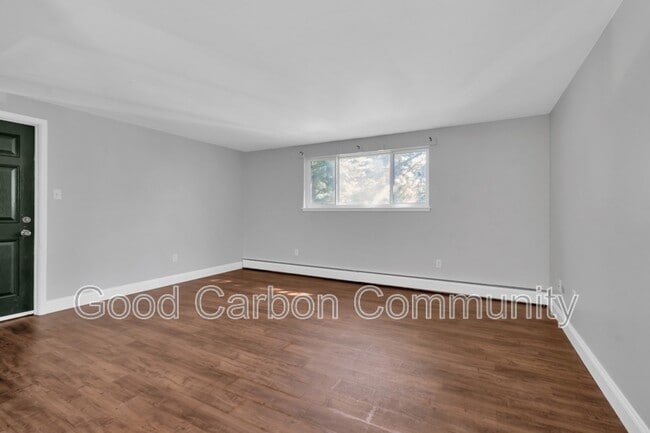 Building Photo - 5450 Creekside Ct