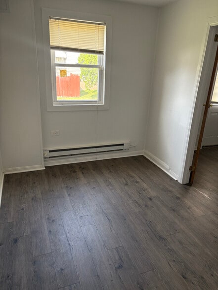 Building Photo - 1208 Daniels Ave