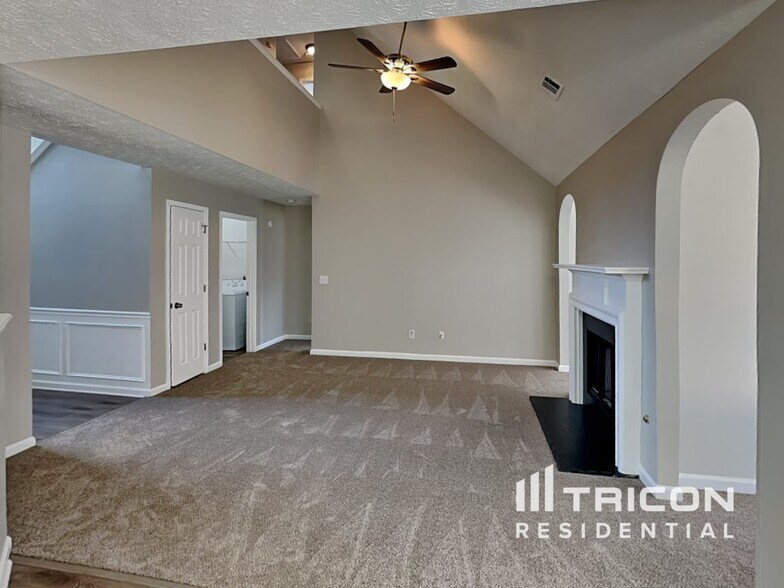 Building Photo - 605 Highpoint Wy