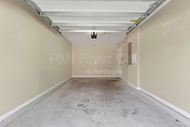 Building Photo - 7608 Rain Forest Dr N