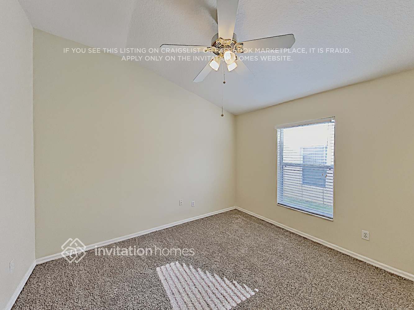 Building Photo - 370 Pine Springs Dr