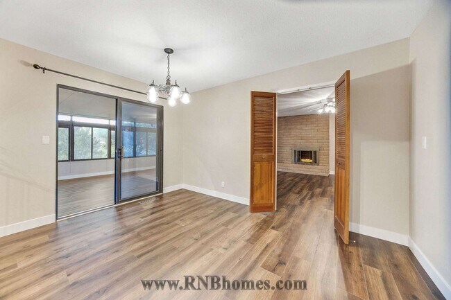 Building Photo - 4305 Whispering Oak Cir