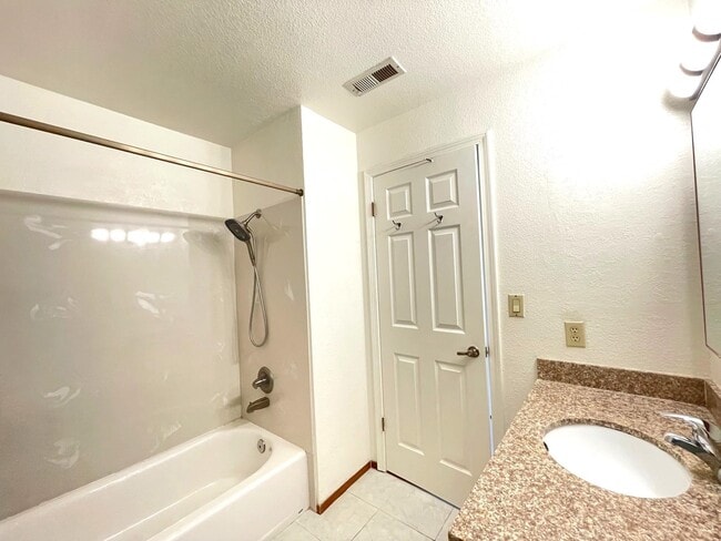 Building Photo - 4176 Bell Common