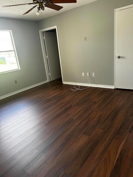 Building Photo - 1021 SW Du Bois Ave