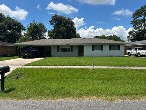 Building Photo - 124 Gordon Crockett Dr