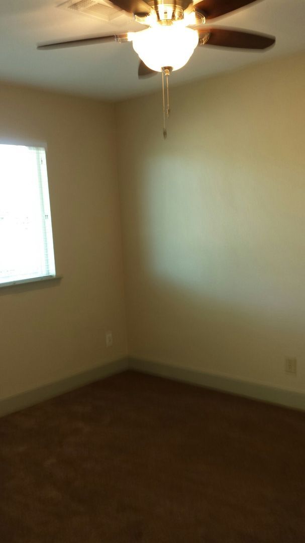 Building Photo - 8021 Bobwhite Dr