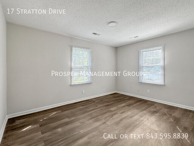 Building Photo - 17 Stratton Dr