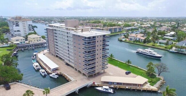 Building Photo - 1160 Hillsboro Mile