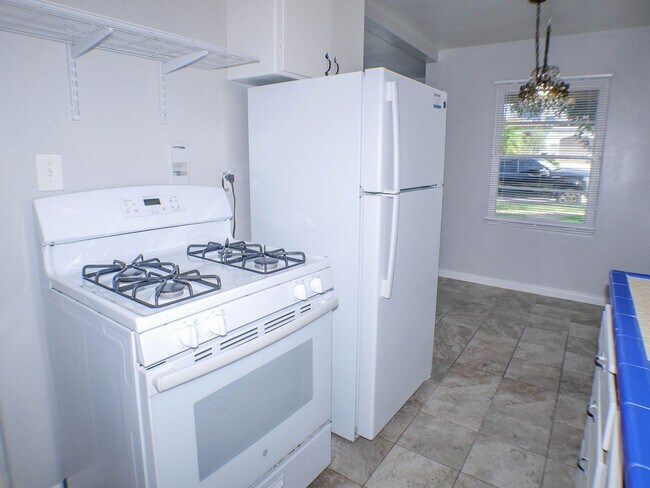 Building Photo - Charming Ocean Beach Home!