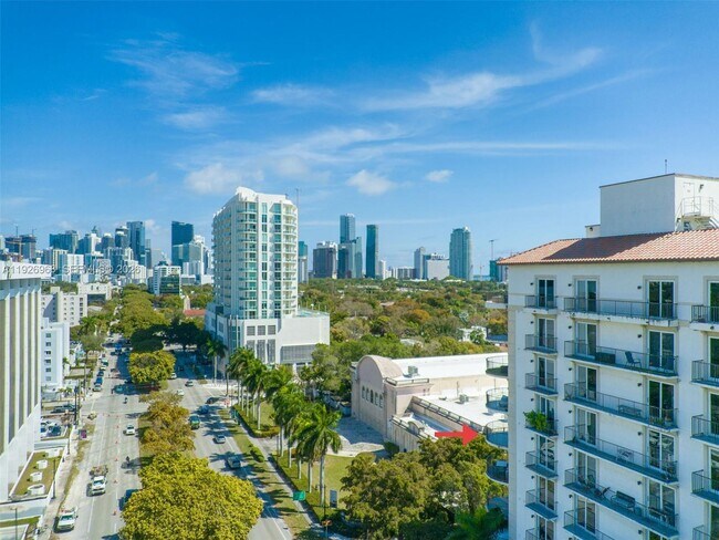 Building Photo - 2701 SW 3rd Ave