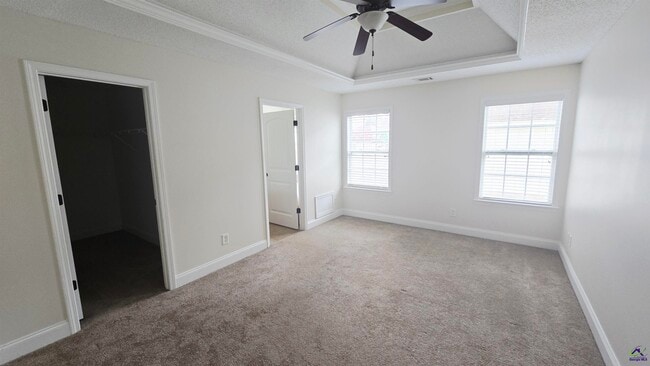 Building Photo - 213 Summerstone Bend