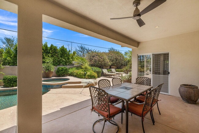 Building Photo - 47210 Heliotrope Dr