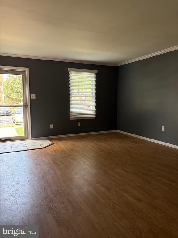 Building Photo - 6662 Ducketts Ln