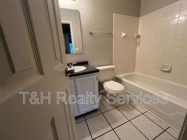 Building Photo - 2971 Horseshoe Bend Dr