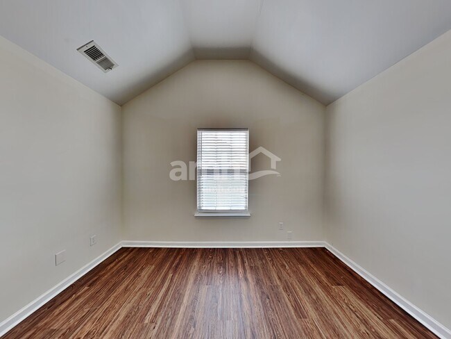 Building Photo - 212 Tyre Dr