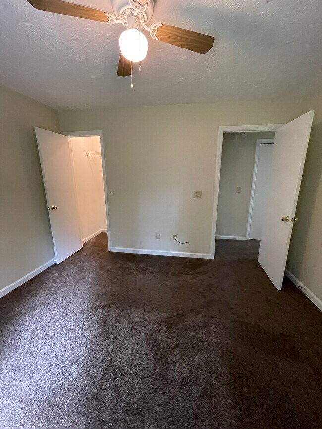 Master bedroom - 2930 Lee Rd 430