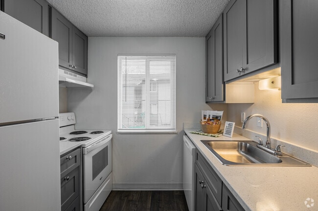 Interior Photo - Ridgecrest Timbers