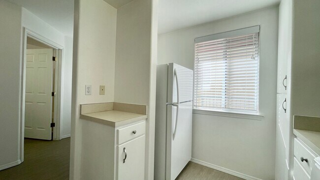 Building Photo - One Bedroom Apartment Near Downtown SLO