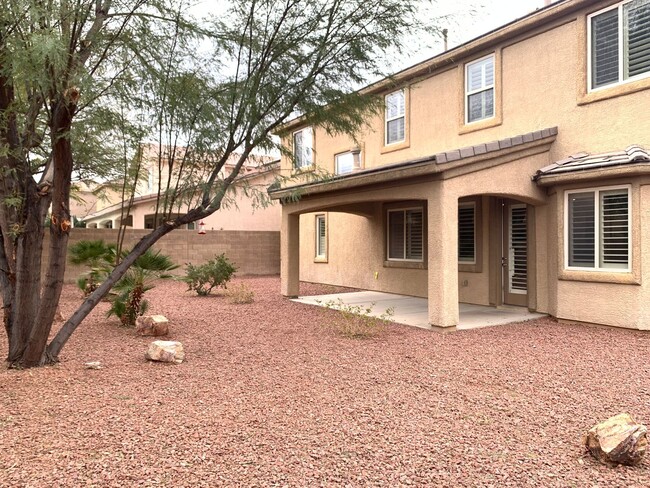 Building Photo - Four Bedrooms, Loft, and Downstairs Bedroo...