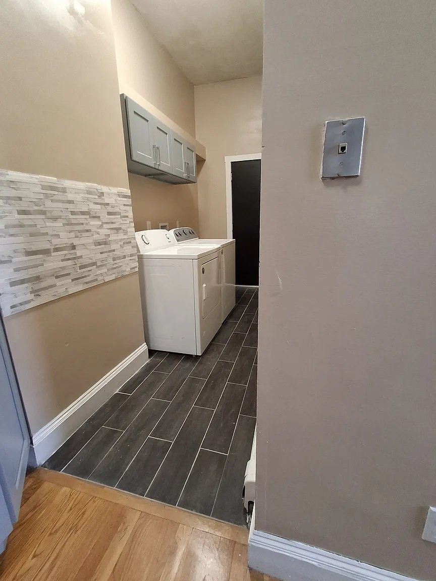 Building Photo - 95 Dale St