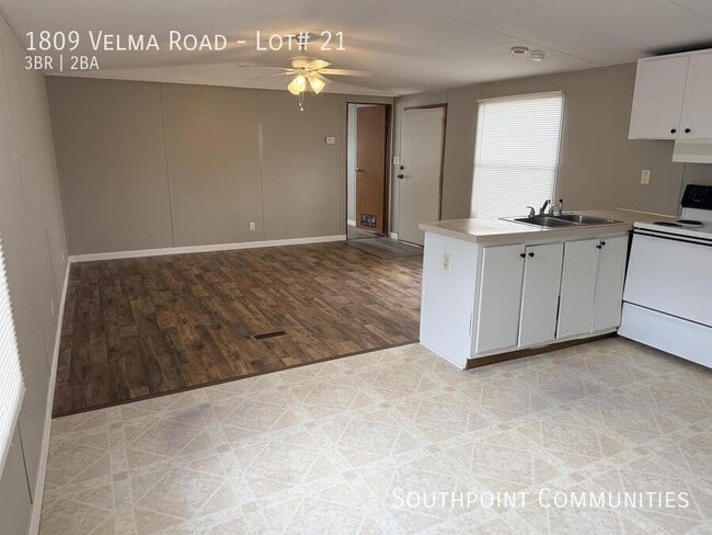 Building Photo - 1809 Velma Rd