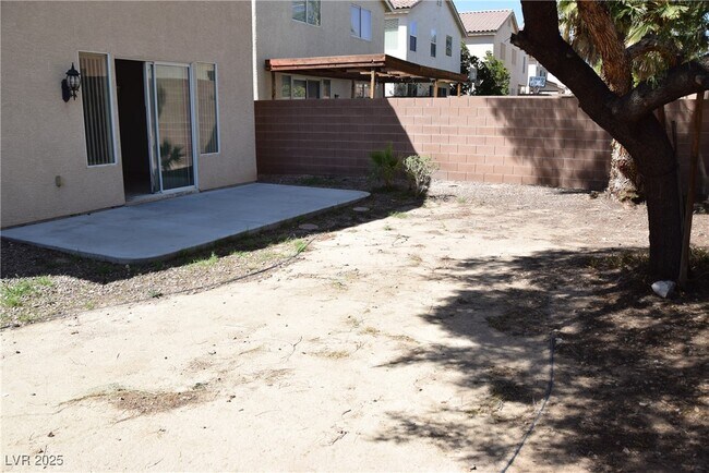Building Photo - 9454 Magnificent Ave